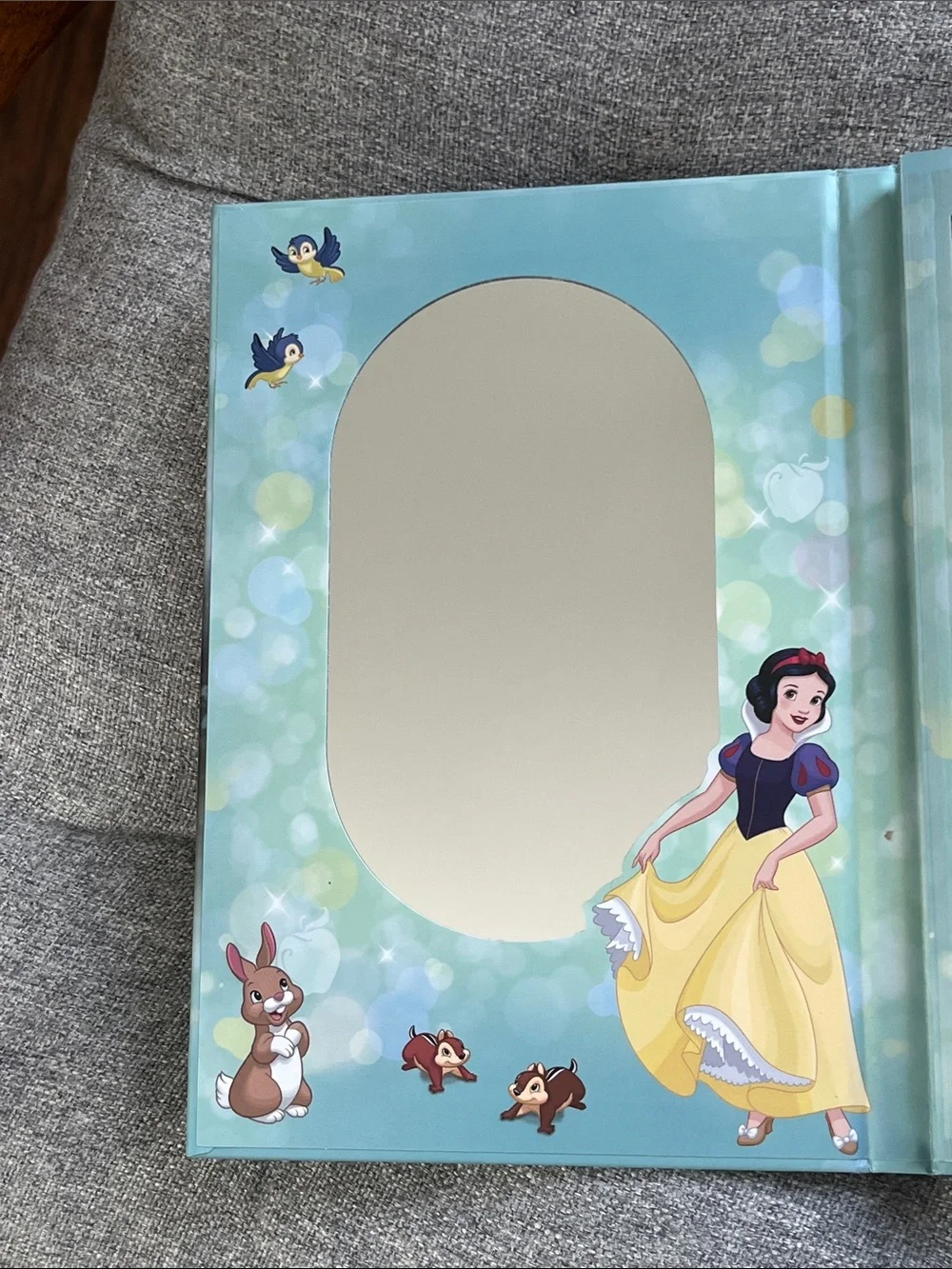 NEW!  Disney Snow White Makeup Palette — Teal, Blue, Red, Yellow Artwork
